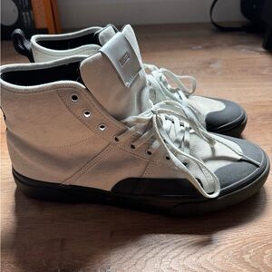 Globe Los Angered II